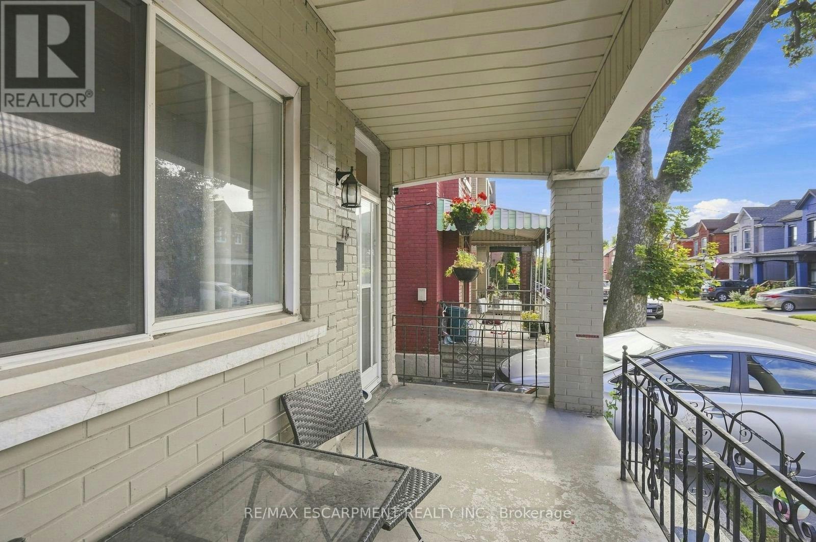 UPPER-15 Clinton Street, Hamilton, ON, L8L 3J7 - 3