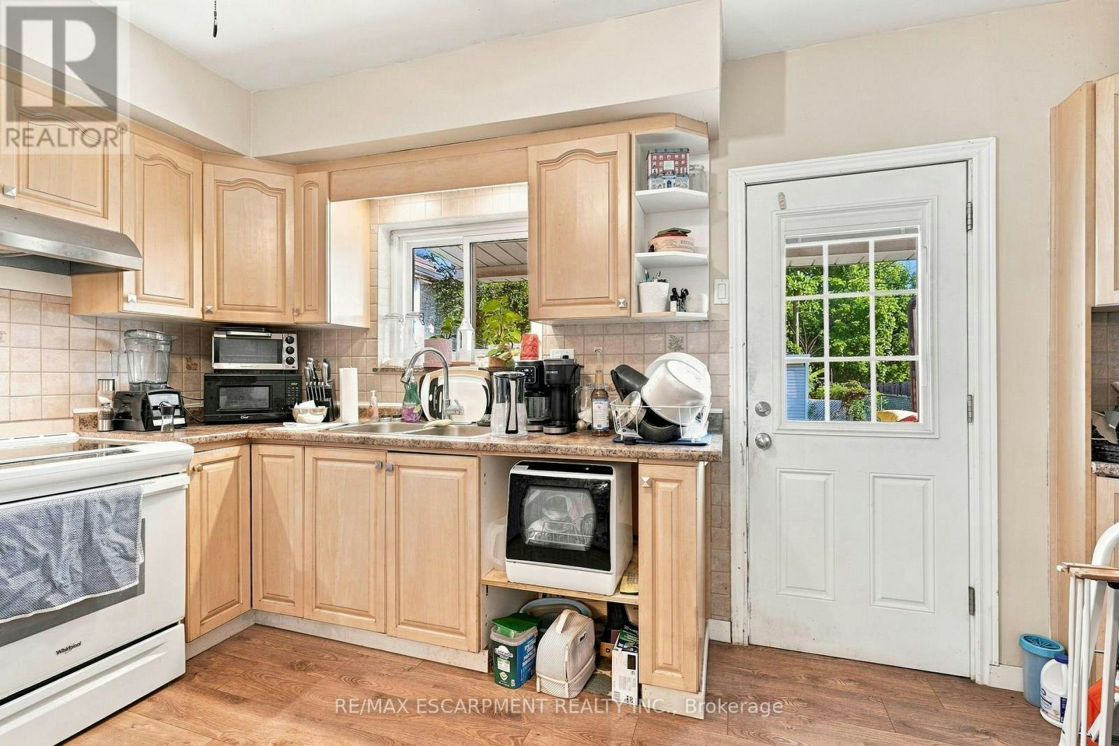 UPPER-15 Clinton Street, Hamilton, ON, L8L 3J7 - 10