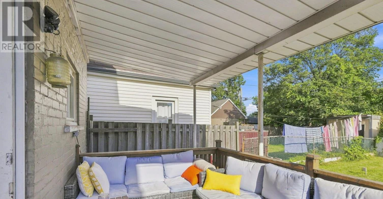 UPPER-15 Clinton Street, Hamilton, ON, L8L 3J7 - 33