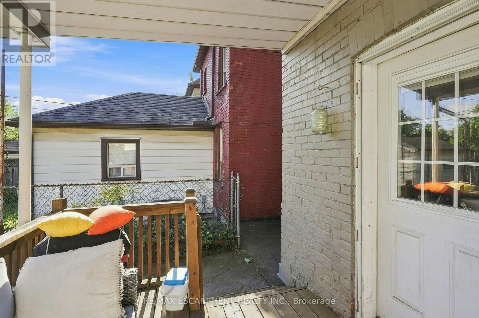 UPPER-15 Clinton Street, Hamilton, ON, L8L 3J7 - 31