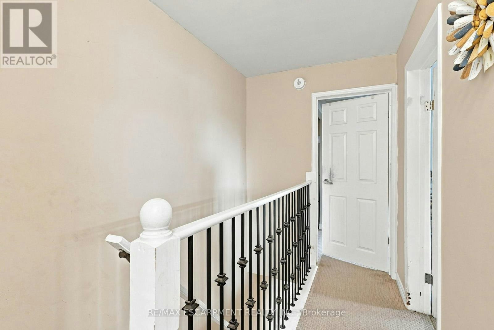 UPPER-15 Clinton Street, Hamilton, ON, L8L 3J7 - 17
