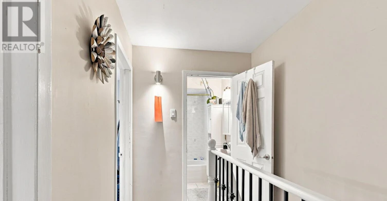 UPPER-15 Clinton Street, Hamilton, ON, L8L 3J7 - 16