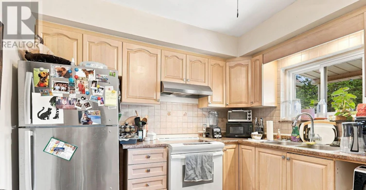 UPPER-15 Clinton Street, Hamilton, ON, L8L 3J7 - 11