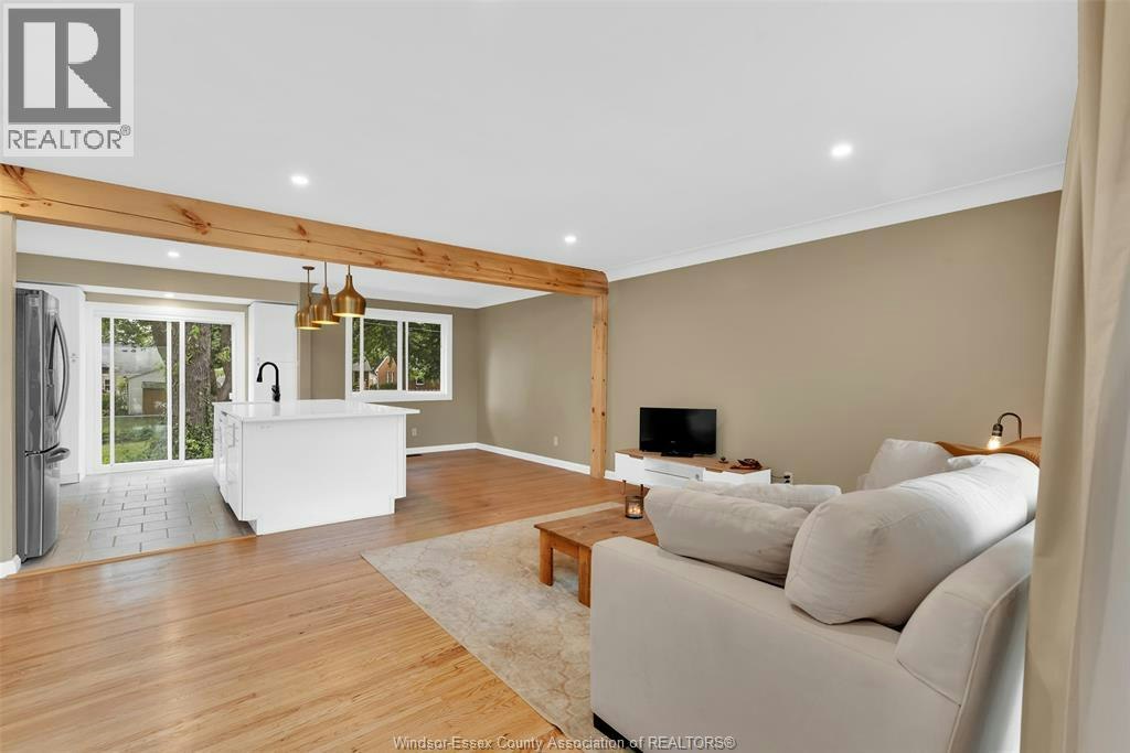 MAIN FLOOR-1082 Coventry, Windsor, ON, N8S 2W7 - 2