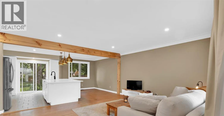 MAIN FLOOR-1082 Coventry, Windsor, ON, N8S 2W7 - 2