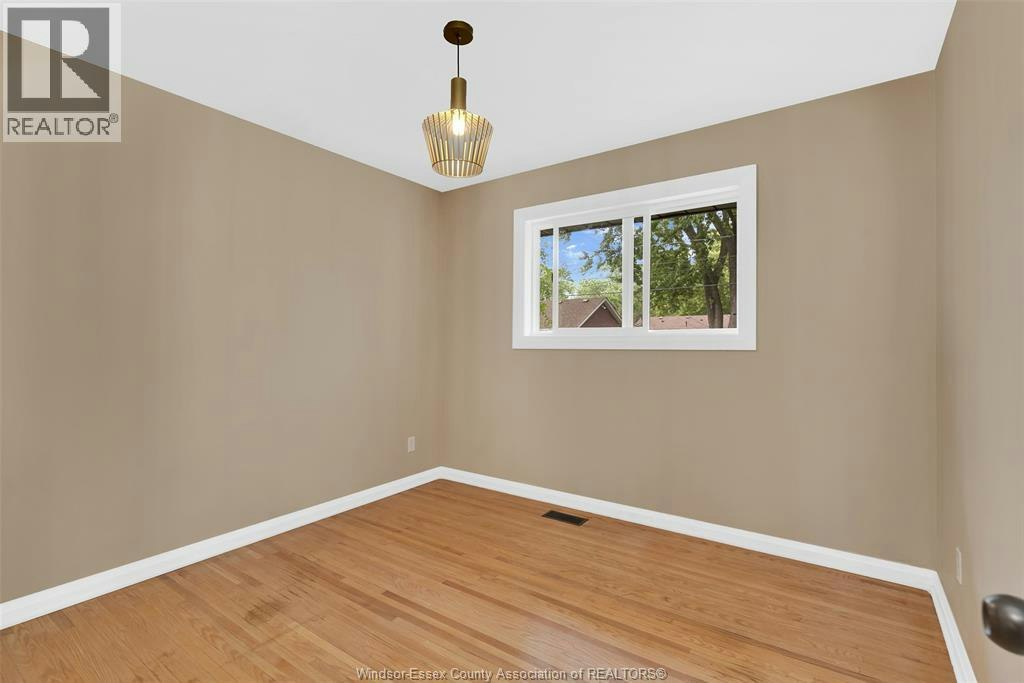 MAIN FLOOR-1082 Coventry, Windsor, ON, N8S 2W7 - 11