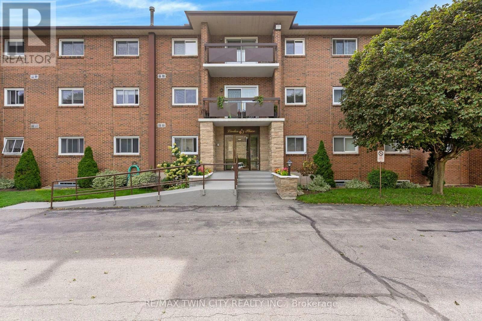 206-67 Breckenridge Drive, Kitchener, ON, N2B 3R8