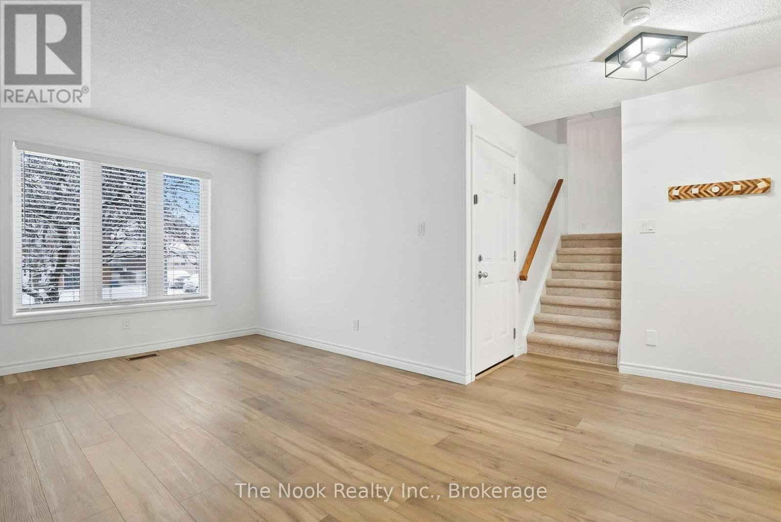 MAIN & UPPER-11 Jollow Drive, Clarington, ON, L1C 4V9 - 4