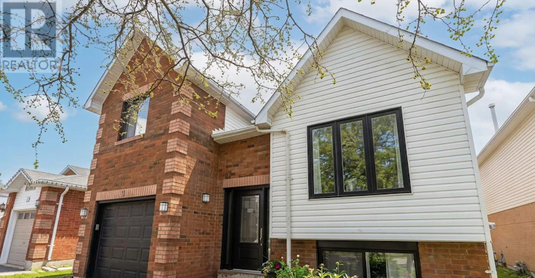 MAIN & UPPER-11 Jollow Drive, Clarington, ON, L1C 4V9