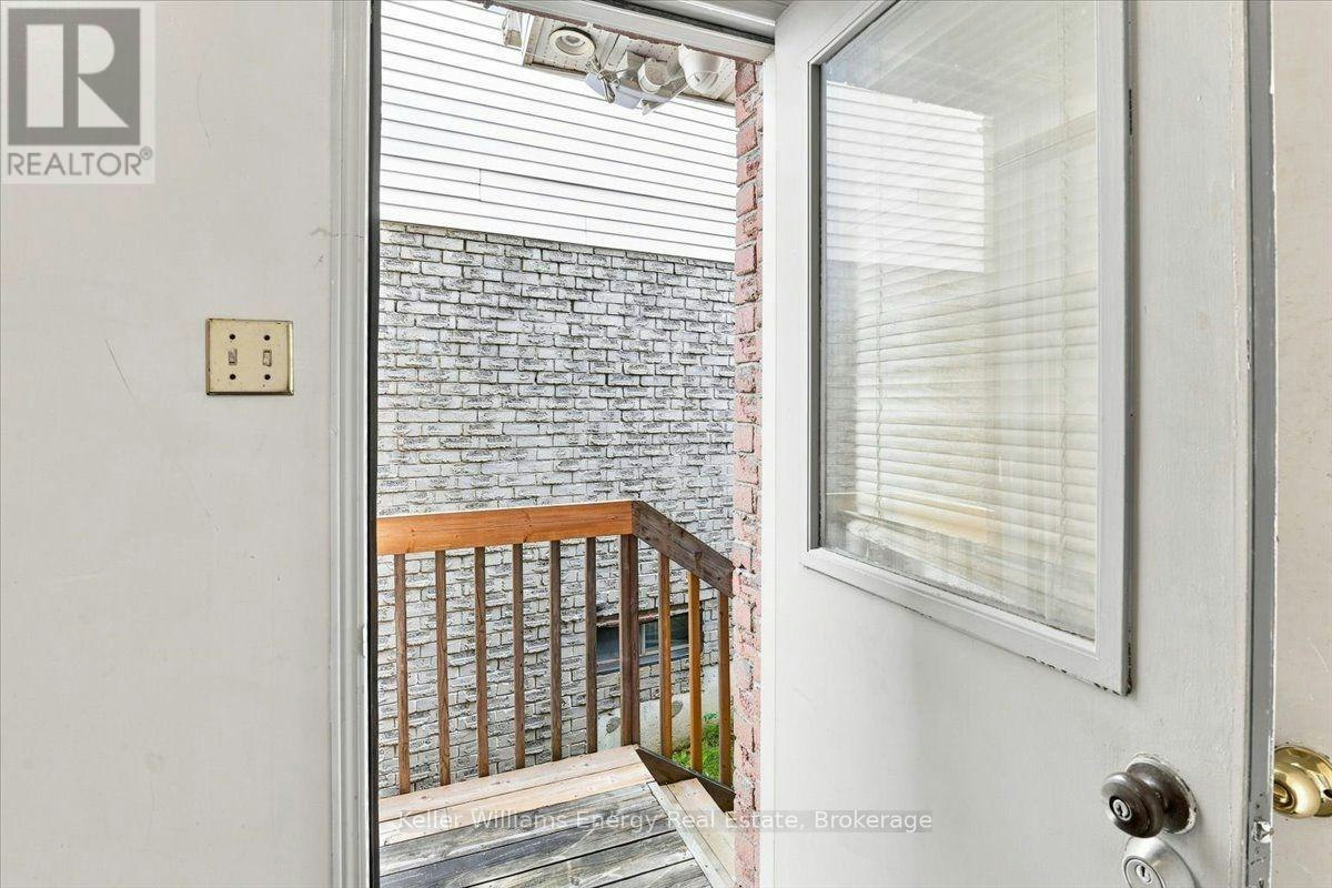 21 Upland Drive, Whitby, ON, L1N 8H9 - 2