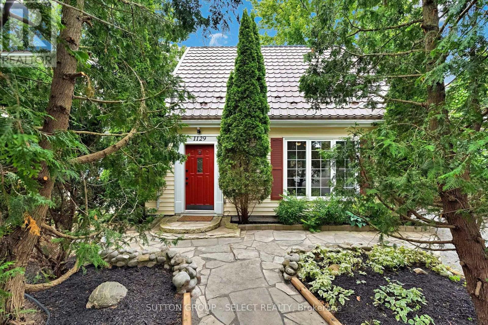 1129 Sunningdale Road E, London, ON, N5X 4B1