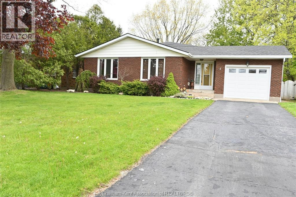 5 Bernard Avenue East, Chatham-Kent, ON, N0P 2C0