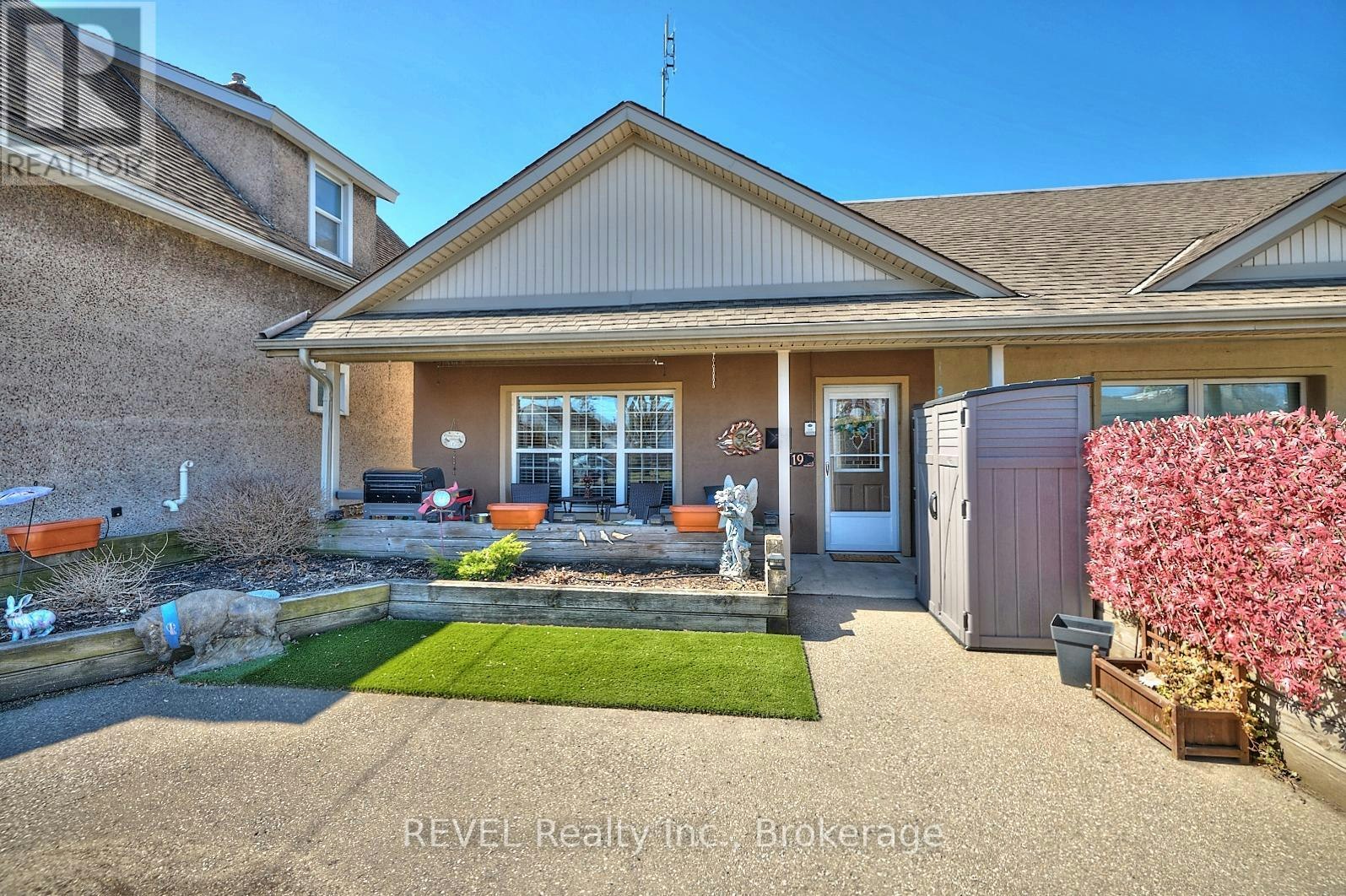 19 Knoll Street, Port Colborne, ON, L3K 5A4