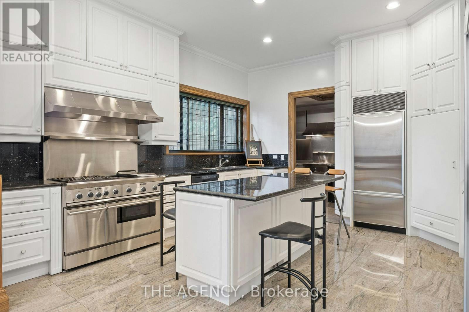 23 Bayview Ridge, Toronto, ON, M2L 1E3 - 7