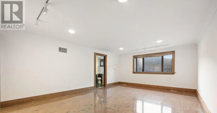 23 Bayview Ridge, Toronto, ON, M2L 1E3 - 23