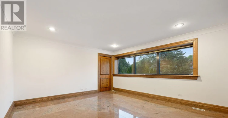 23 Bayview Ridge, Toronto, ON, M2L 1E3 - 22