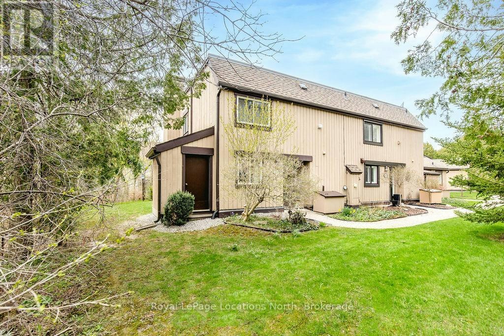 112 Escarpment Crescent