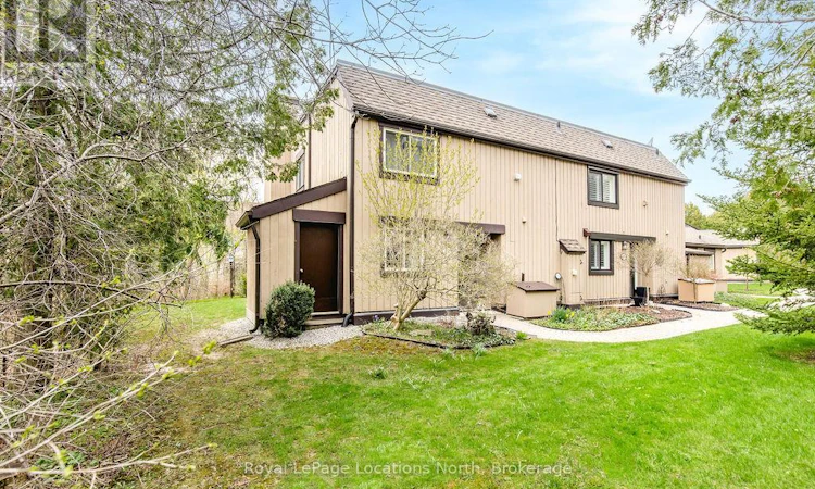 112 Escarpment Crescent