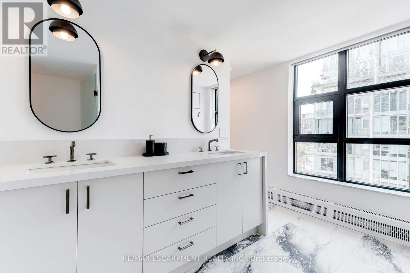 PH1-20 Niagara Street, Toronto, ON, M5V 3L8 - 34