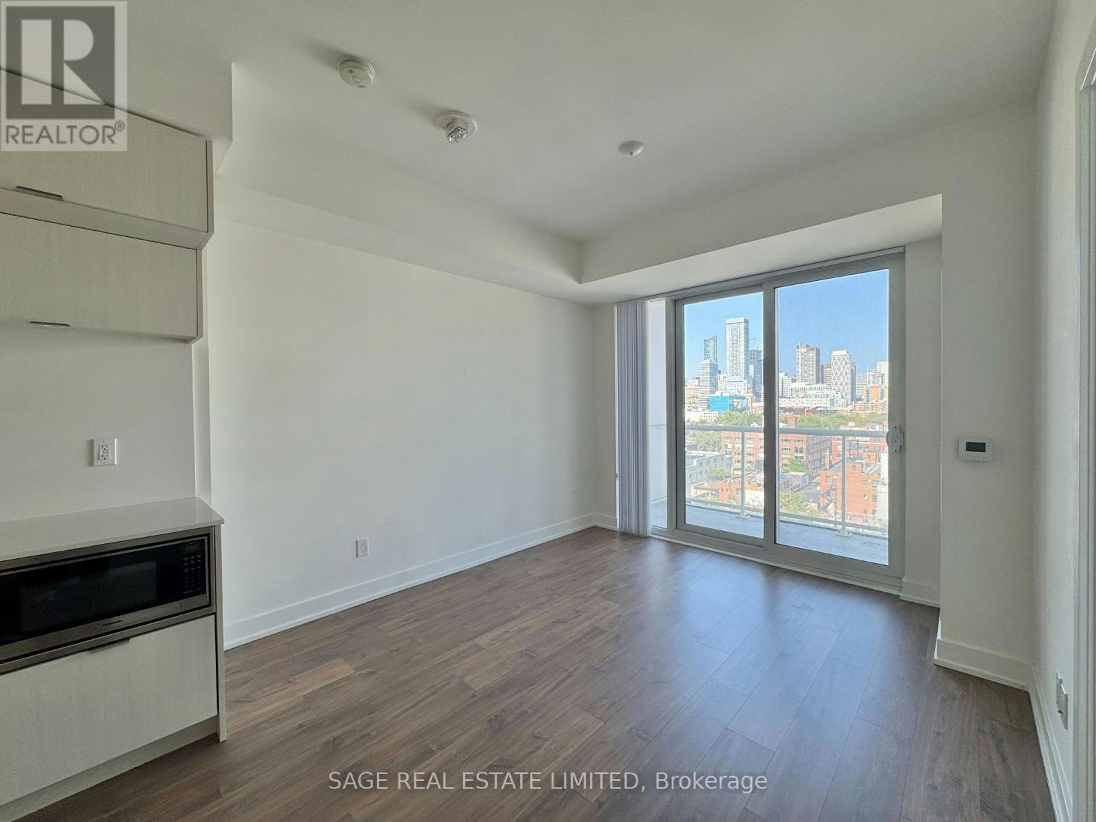1111-80 Vanauley Street, Toronto, ON, M5T 0C9 - 16