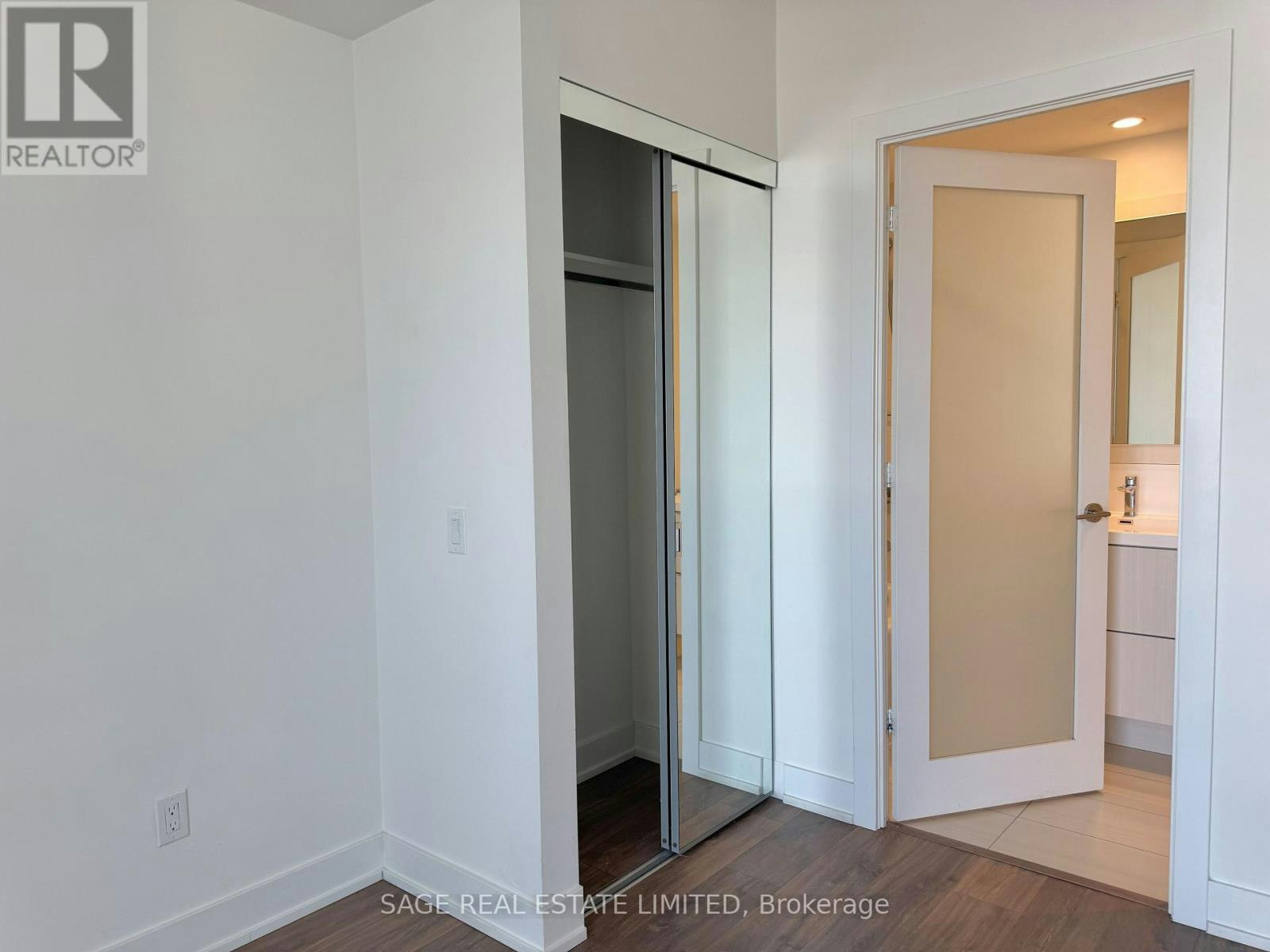 1111-80 Vanauley Street, Toronto, ON, M5T 0C9 - 30