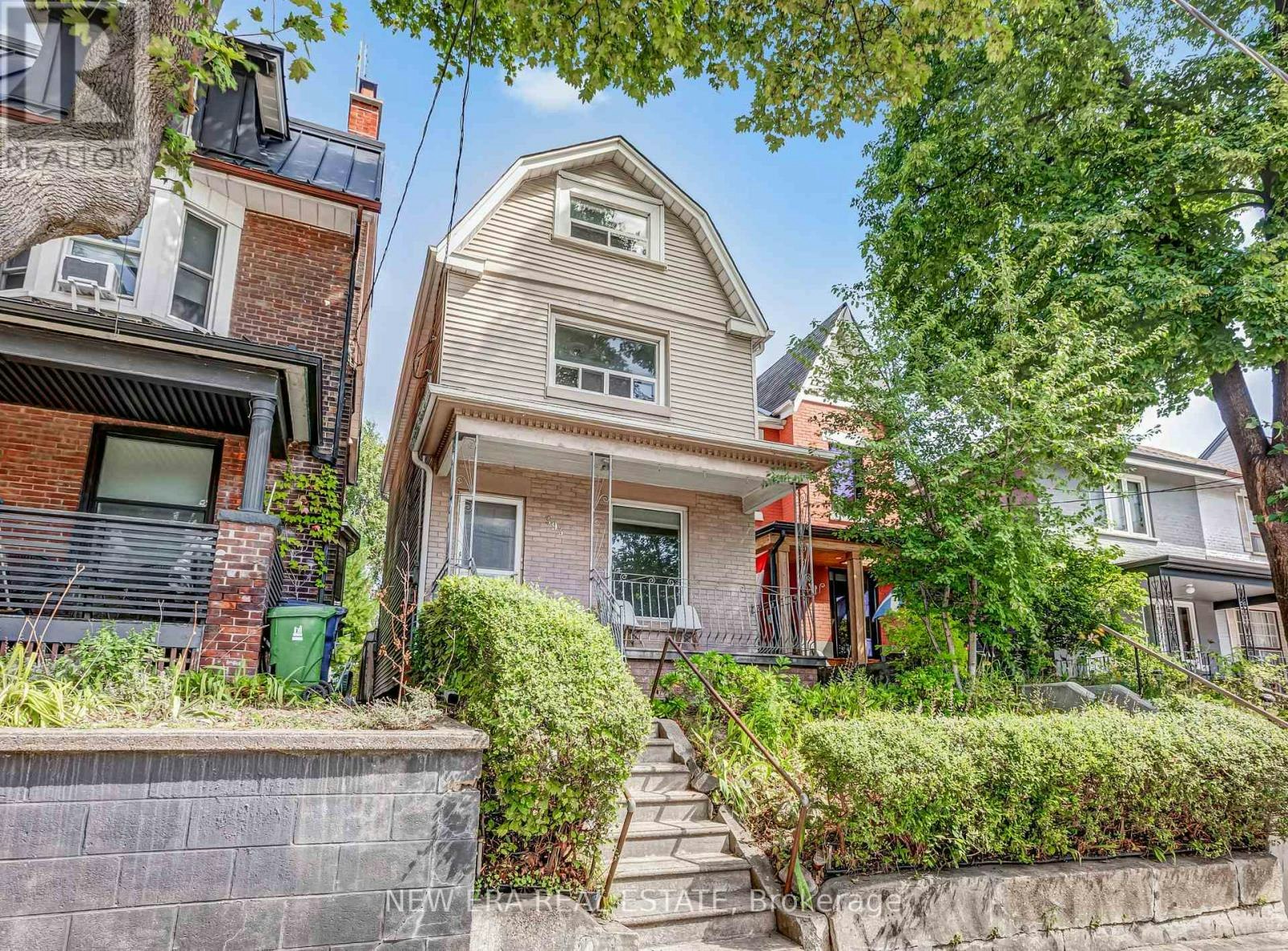 393 Ossington Avenue, Toronto, ON, M6J 3A6