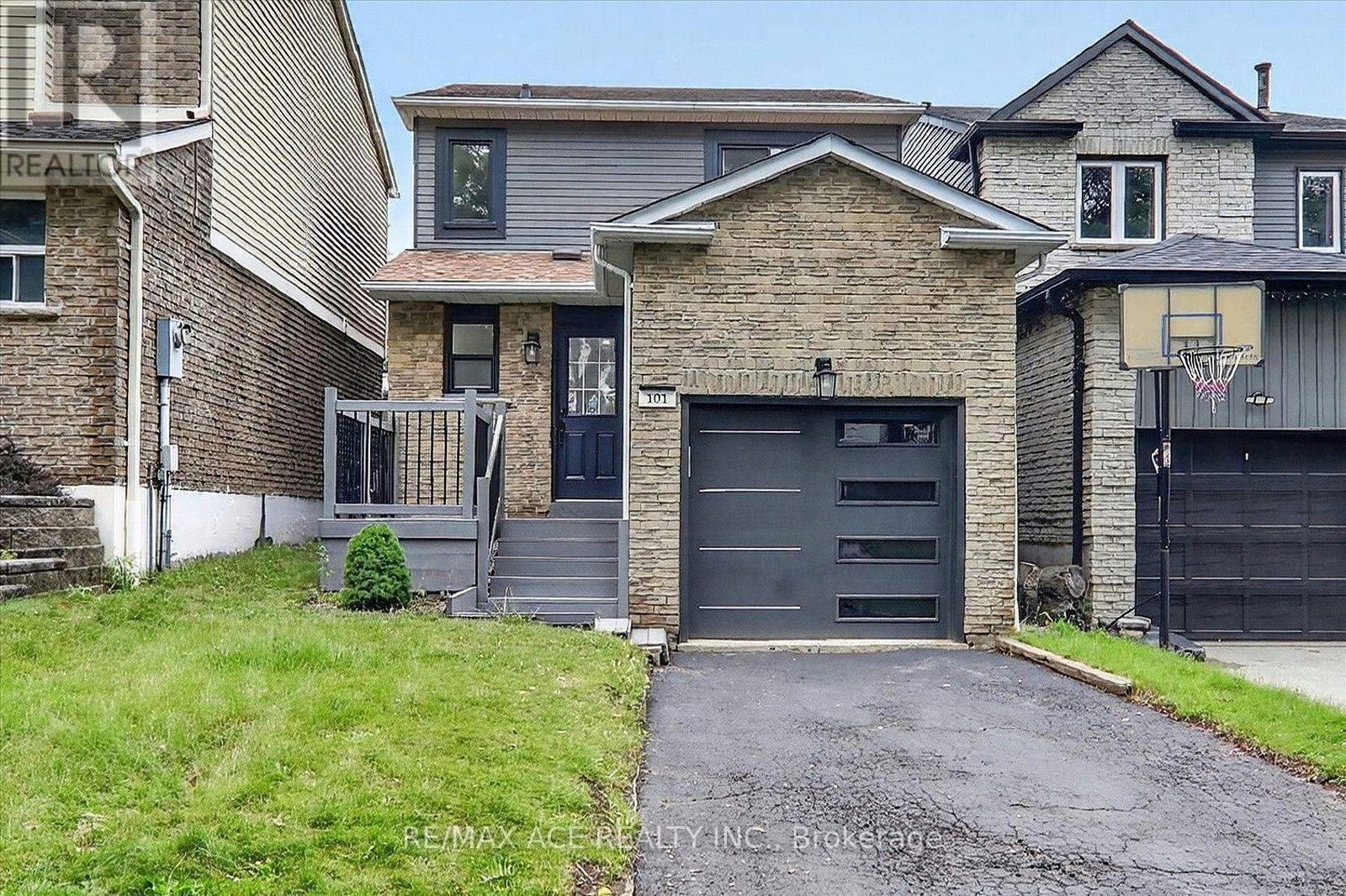 101 Greenfield Crescent, Whitby, ON, L1N 7G2