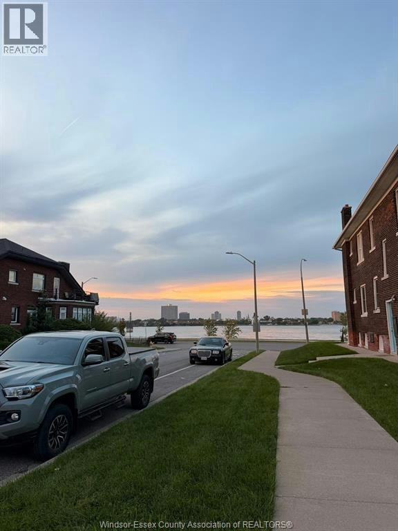 MAIN-222 Gladstone Avenue, Windsor, ON, N9A 2P7 - 21