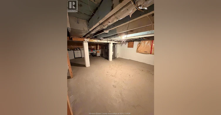 MAIN-222 Gladstone Avenue, Windsor, ON, N9A 2P7 - 13