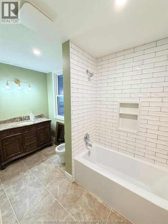 MAIN-222 Gladstone Avenue, Windsor, ON, N9A 2P7 - 8