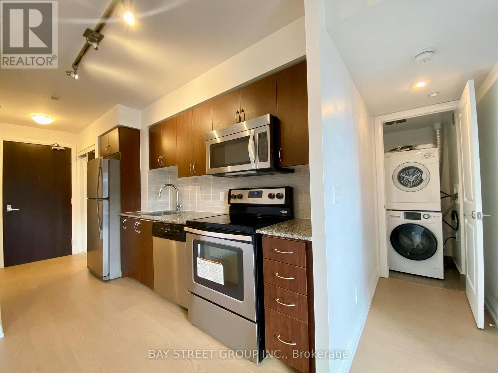 925-370 7 Highway E, Richmond Hill, ON, L4B 0C4 - 4
