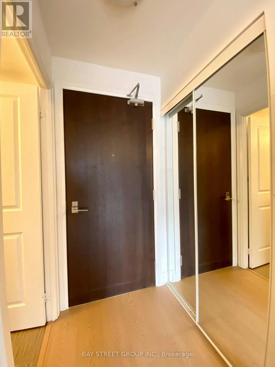 925-370 7 Highway E, Richmond Hill, ON, L4B 0C4 - 3