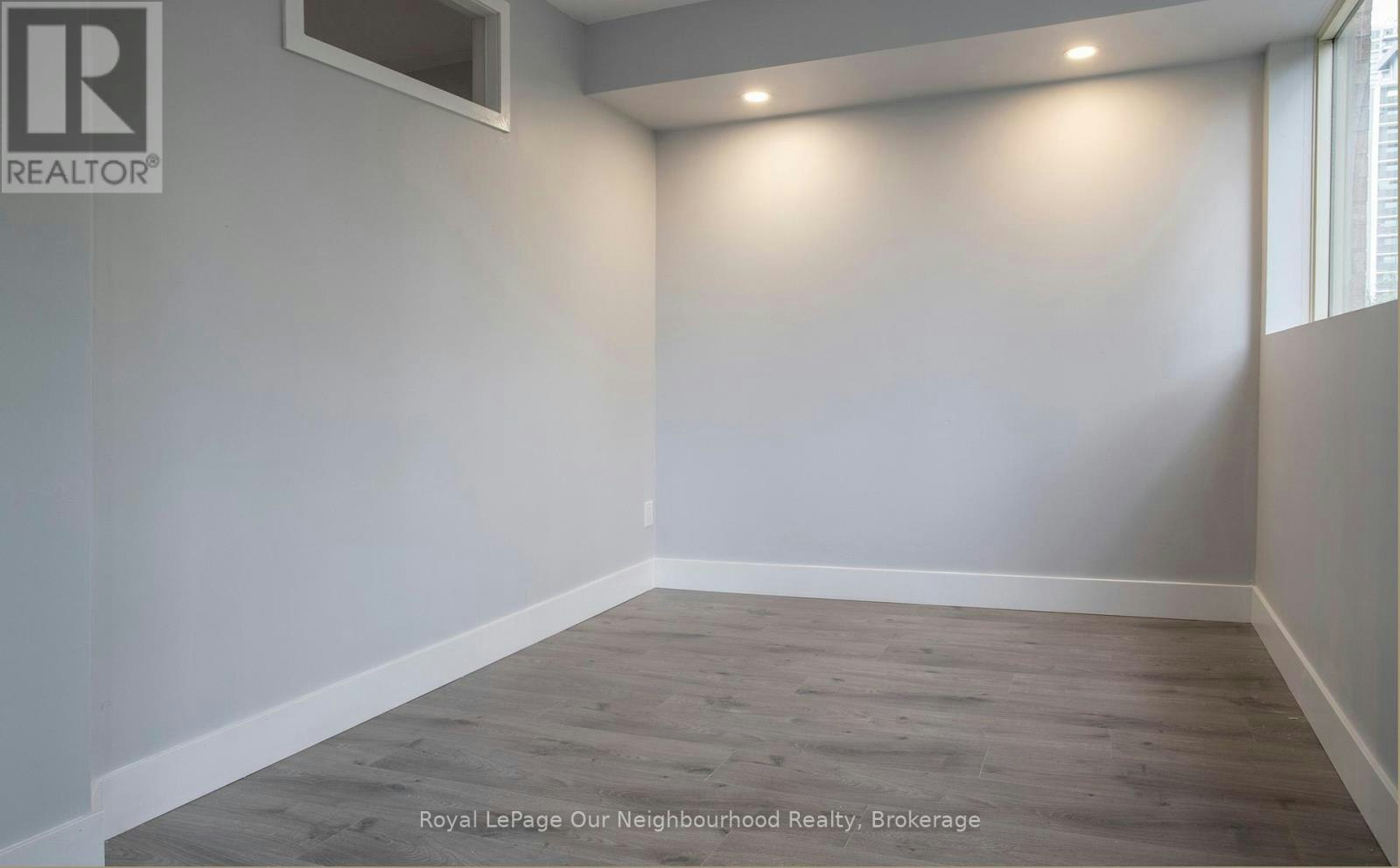 325-60 Homewood Avenue, Toronto, ON, M4Y 2X4 - 22