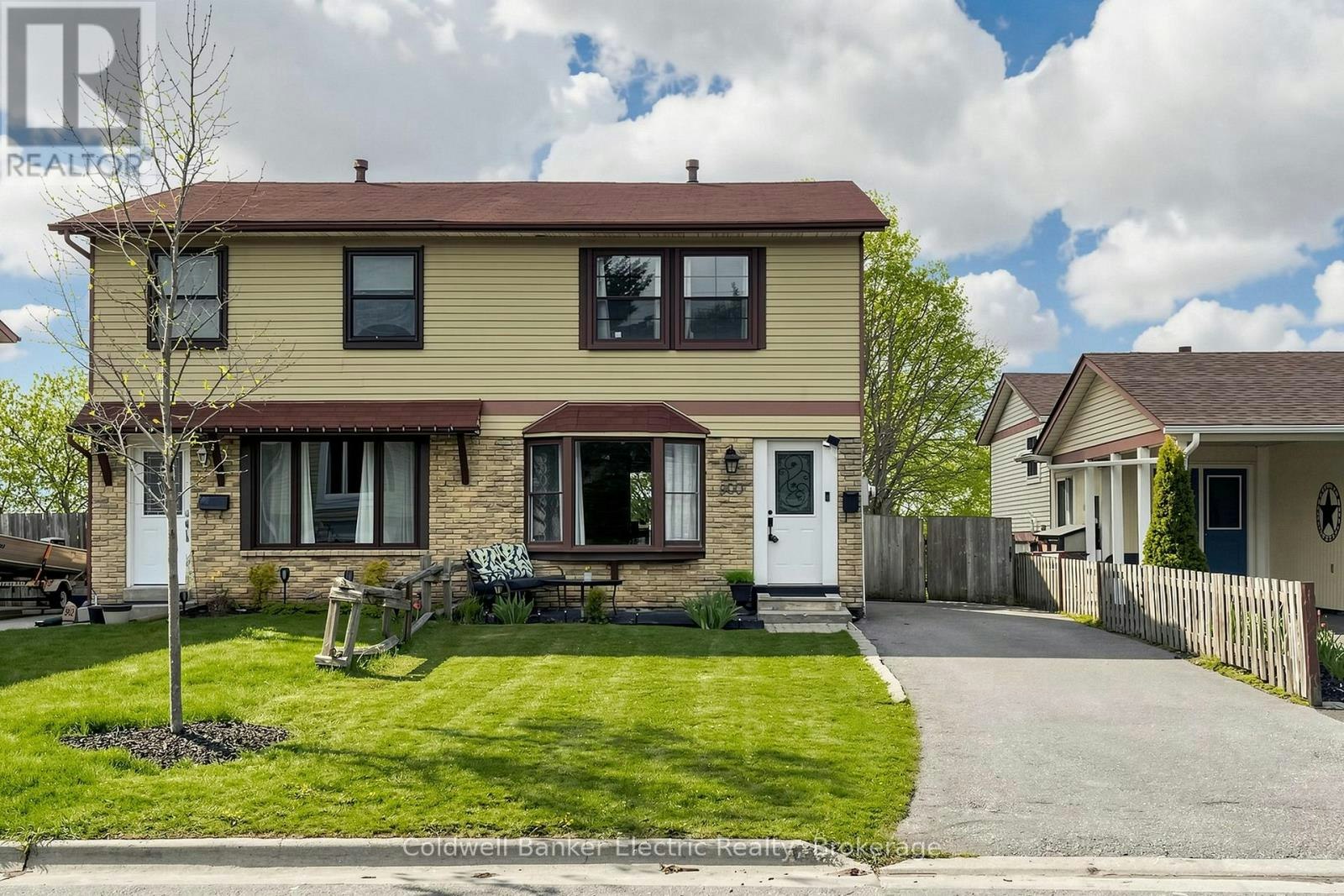 900 Southridge Street, Oshawa, ON, L1H 8A5