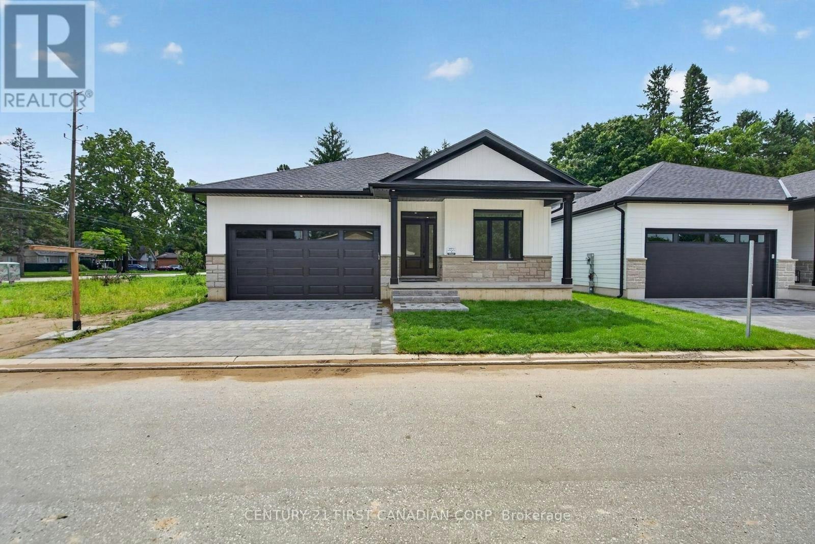 4-430 Head Street N, Strathroy, ON, N7G 2K2
