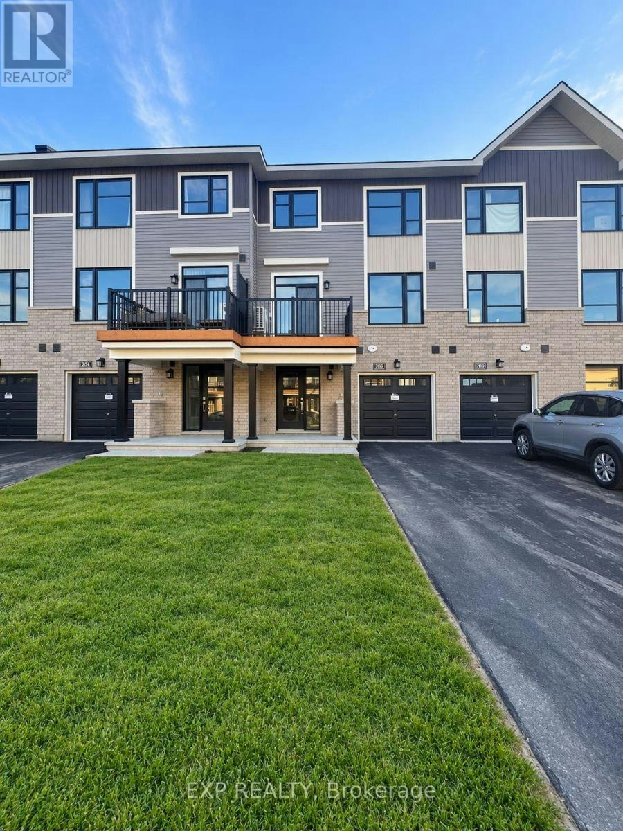 202 Visionary Lane N, Ottawa, ON, K2W 0M2