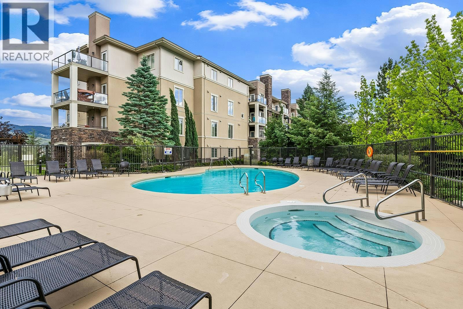 2221-1873 Country Club Drive - 2