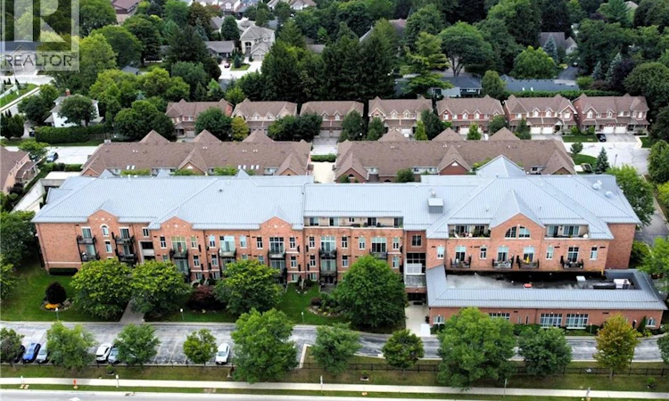 111-262 Dundas Street E