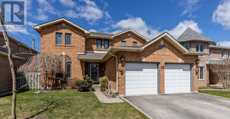 38 Bishop Drive, Barrie, ON, L4N 6Y4