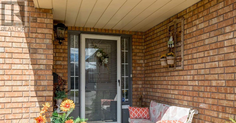 38 Bishop Drive, Barrie, ON, L4N 6Y4 - 2