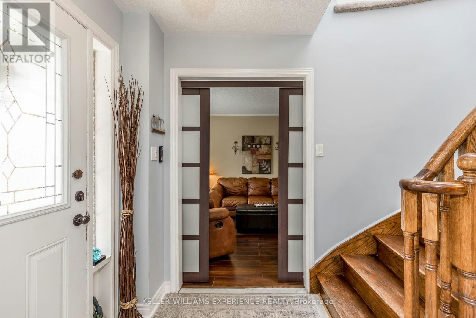 38 Bishop Drive, Barrie, ON, L4N 6Y4 - 4
