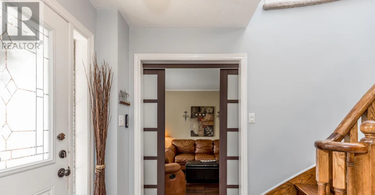 38 Bishop Drive, Barrie, ON, L4N 6Y4 - 4
