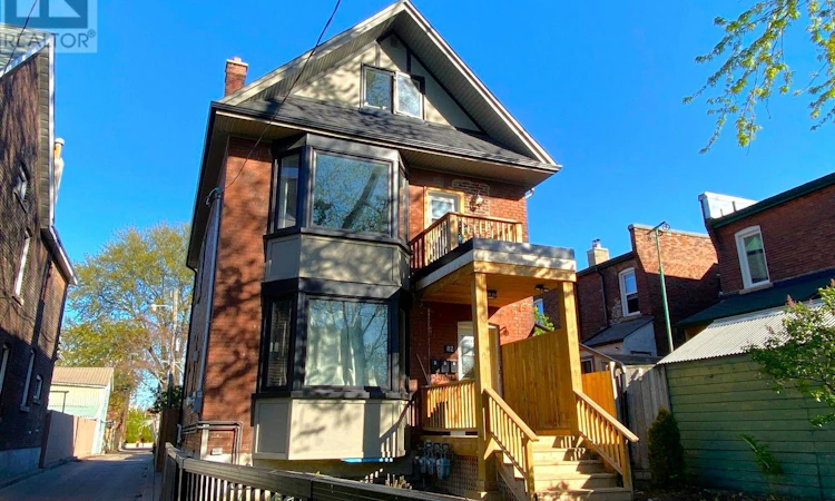 82 Parkway Avenue