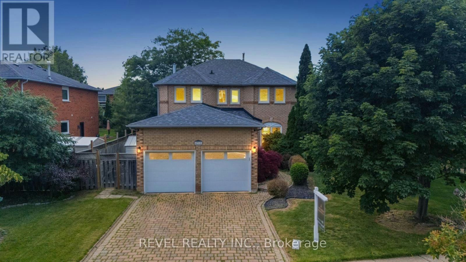 4315 Credit Pointe Drive, Mississauga, ON, L5M 3J8