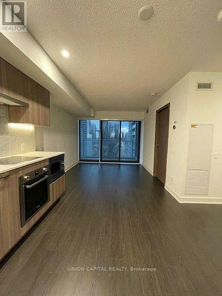 1908-19 Bathurst Street, Toronto, ON, M5V 2P1 - 3