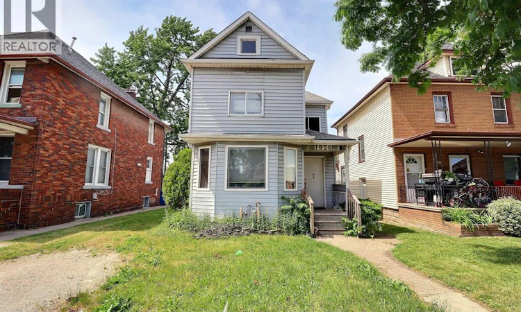 1920 University Avenue West