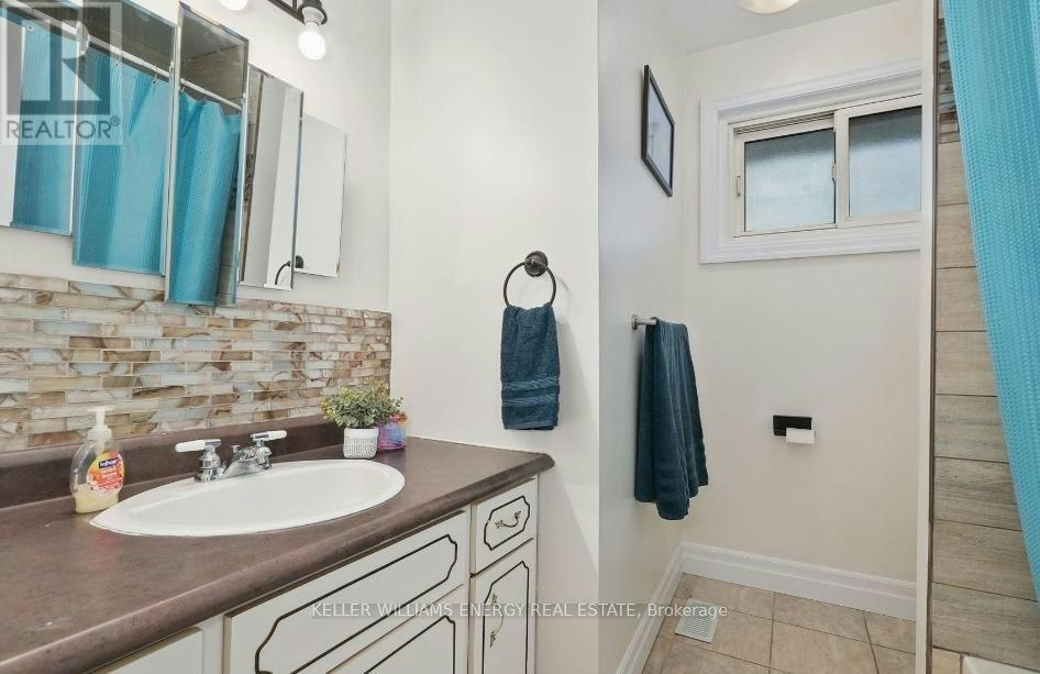7 Glenarden Crescent, Belleville, ON, K8P 2B9 - 11