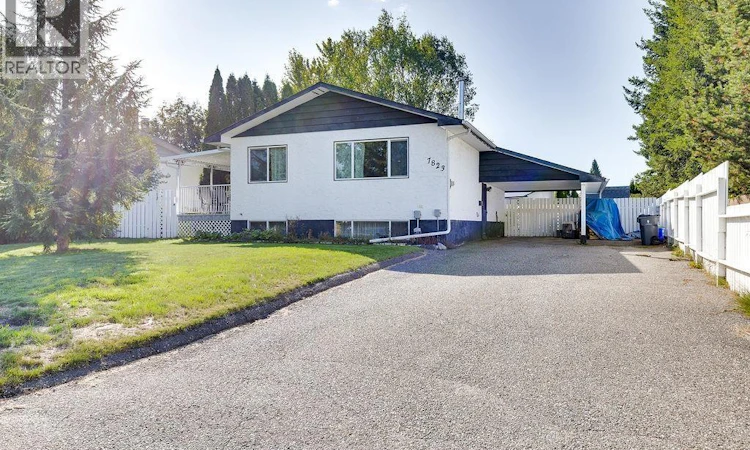 7823 Queens Crescent