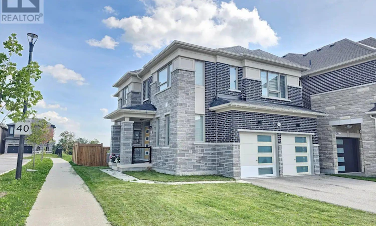 3250 Chimney Swift Crescent