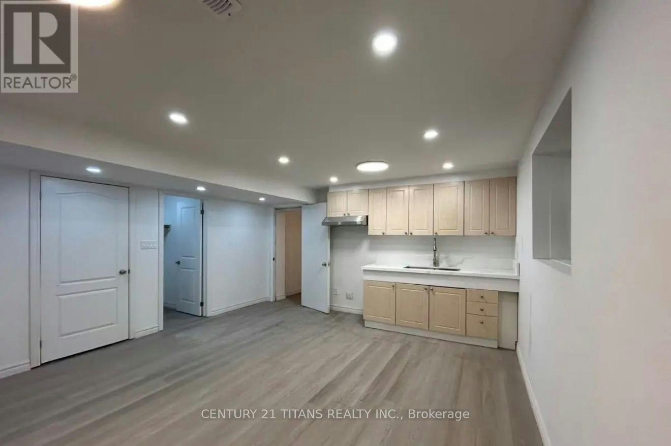 BSMT A-60 Normandy Crescent, Richmond Hill, ON, L4C 8L7 - 2